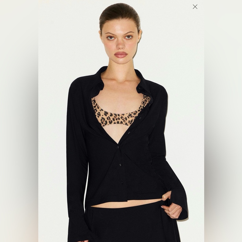 NWT SKIMS CLING MATTE LONG SLEEVE BUTTON UP